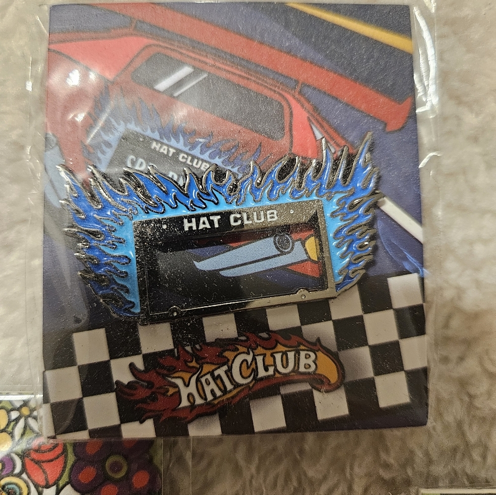 Hat Club Exclusive Pins - Picture 4 of 4